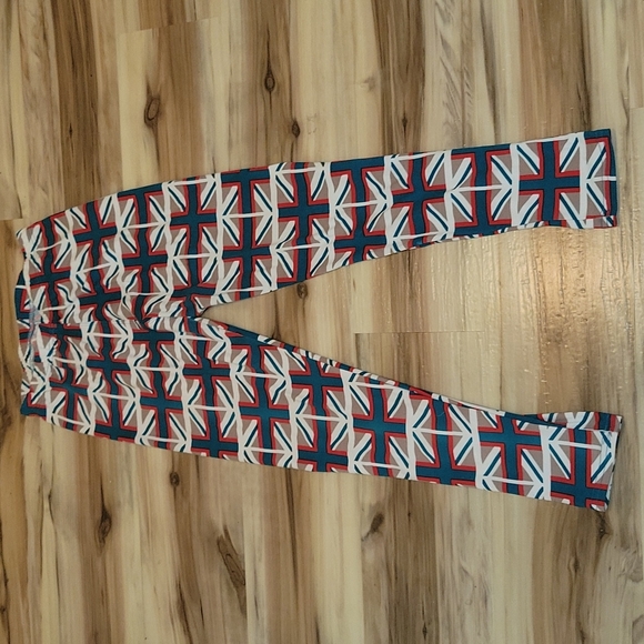 Soft Stretch Graphic Print Leggings - Picture 1 of 10